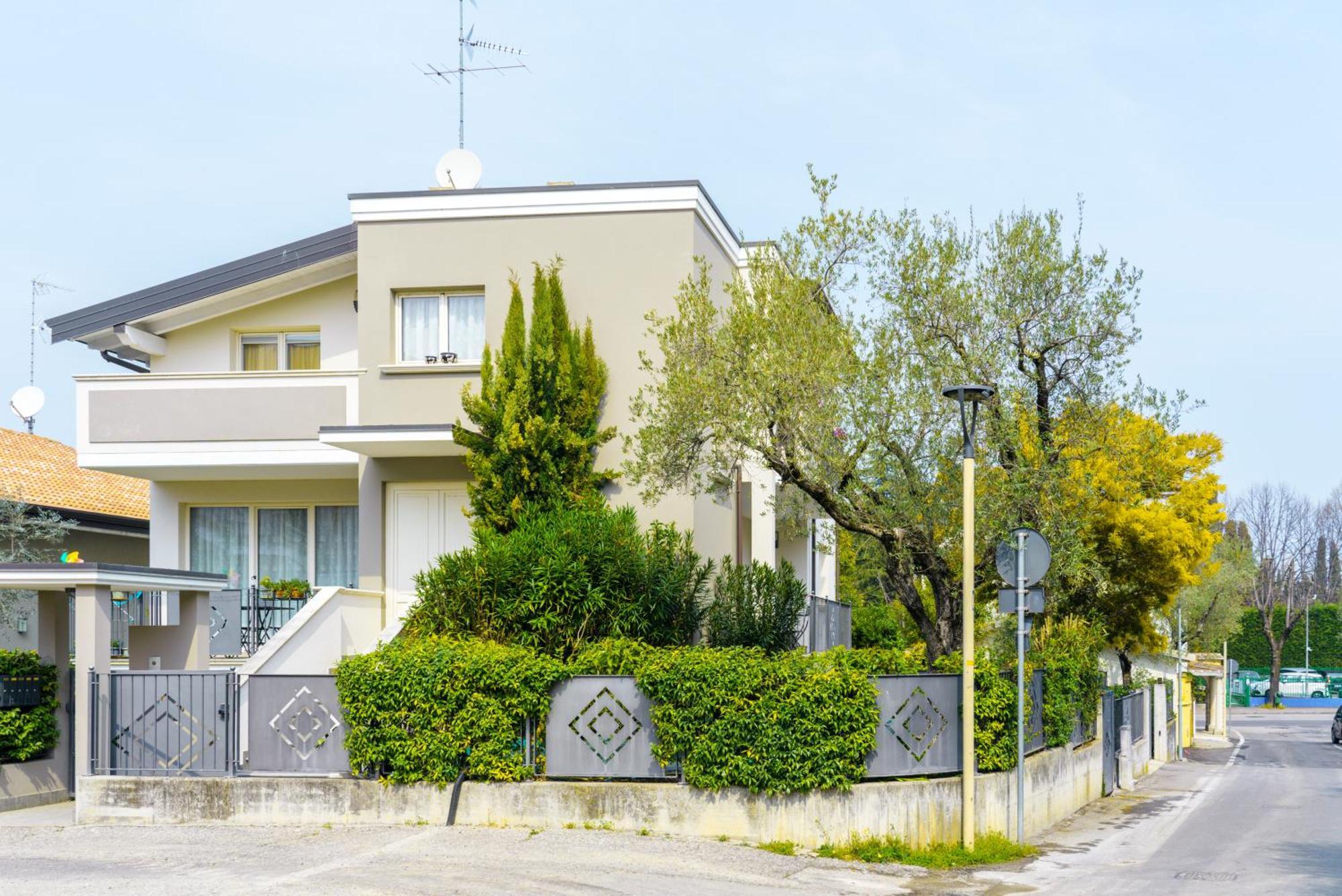 Matteotti Apartments Desenzano del Garda Exterior photo