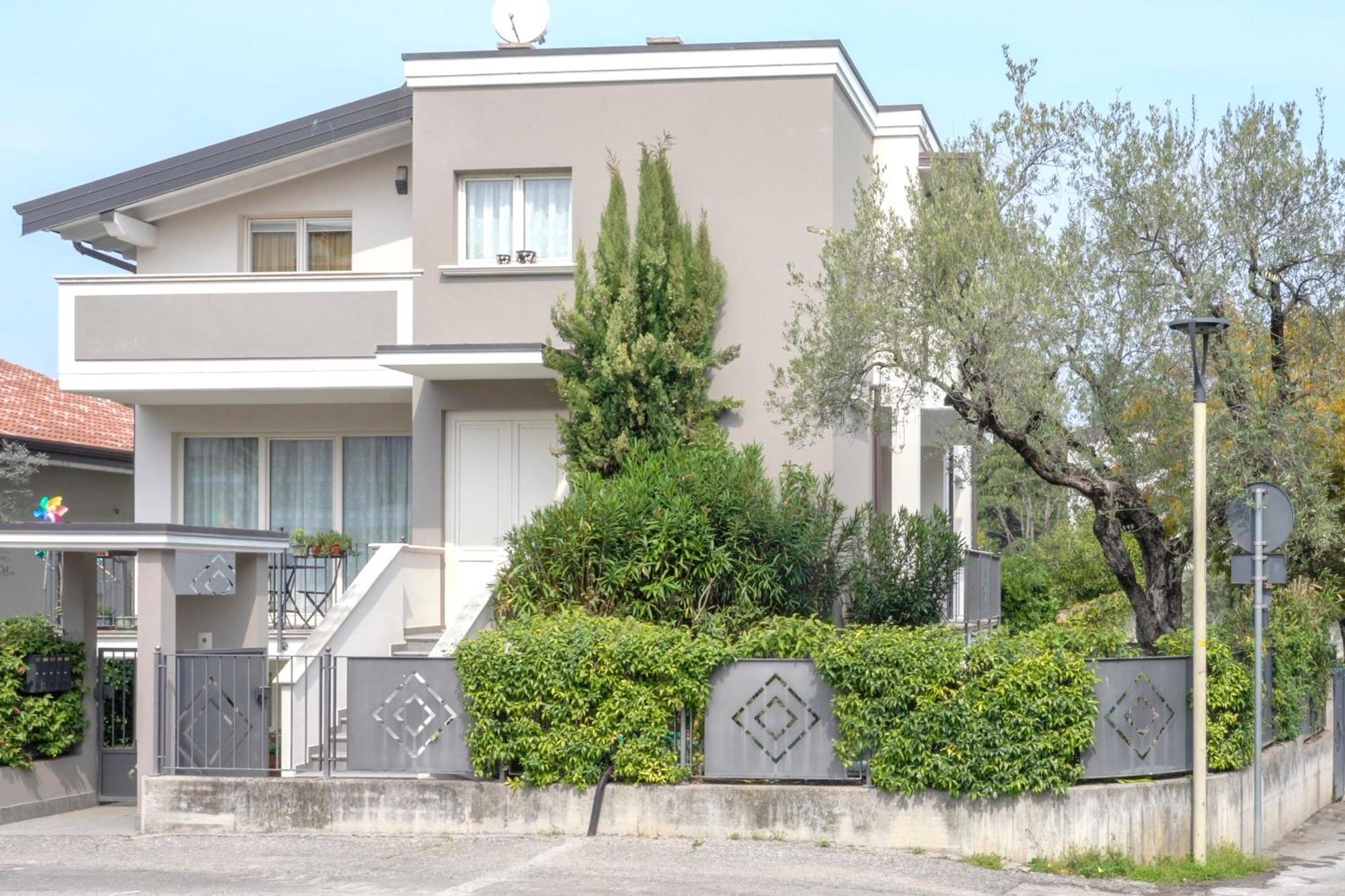 Matteotti Apartments Desenzano del Garda Exterior photo
