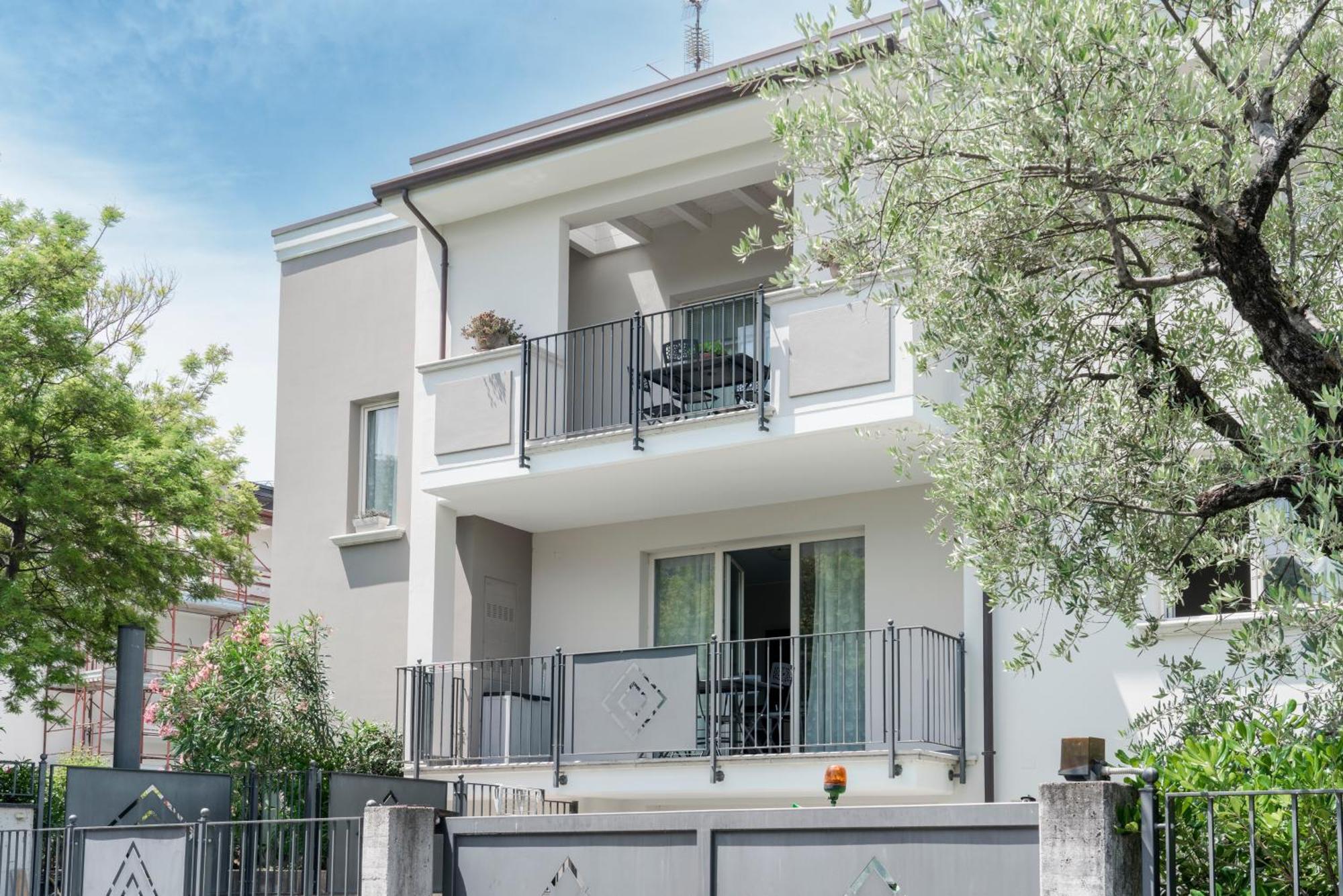 Matteotti Apartments Desenzano del Garda Exterior photo